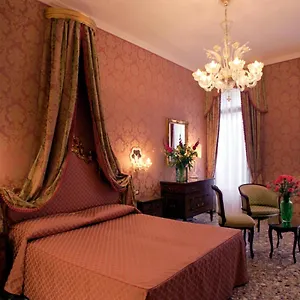 Casa Pisani Canal Venezia