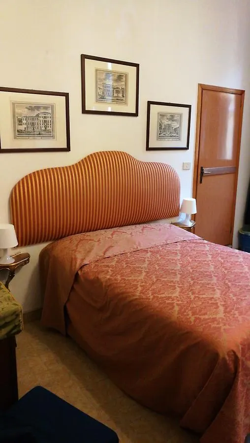 Alloggi Alla Scala Del Bovolo Венеция Гостевой дом